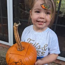 Little Baby Haha enjoying the sounds of Eh Ha Ha & our pal  @kevinanthonygtown while munching