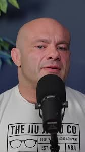 BENT ROW TIPS 👇⁠ ⁠ 1.) Keep your lower back a bit arched, flat at worst,  and core stable. This lets you make your pulling muscles feel stronger and  allows the movement