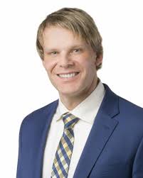 Justin Hackett's Instagram, Twitter & Facebook