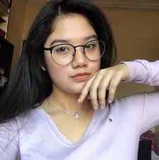 Amelia Lim's Instagram, Twitter & Facebook