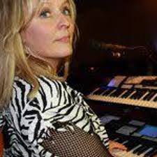 Donna Coss's Instagram, Twitter & Facebook