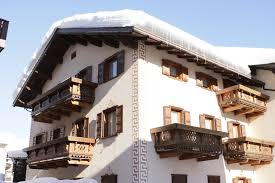 Situata in zona tranquilla a dieci minuti a piedi dalla zona pedonale, la casa è costituita da cinque appartamenti di differente tipologia. Appartamenti Chalets Florin Lombardia Livigno Offerta Lidl Viaggi Montagna Neve
