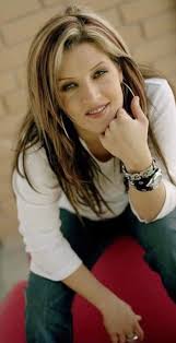 Beautiful song! We miss you Elvis & Lisa Marie Presley @everyone💘💝