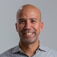 How tech innovations like AI and AR/VR will change advertising in 2023