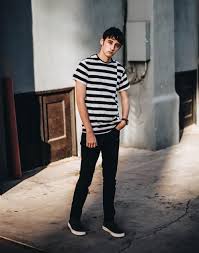Black And White Striped T Shirt Outfit I Pinimg Com Originals E6 Df 5a E6df5ac1ba9de52