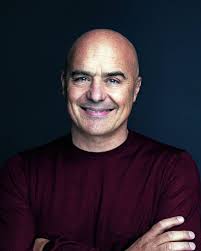 In ungheria, giorgio perlasca ha salvato dal nazismo cinquemila persone e non ha chiesto una ricompensa, non si è mai vantato. Luca Zingaretti Biografia Eta Altezza Peso Figli Moglie E Vita Privata Spettegolando