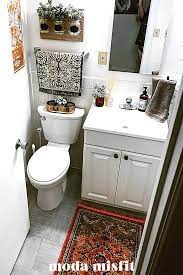 Small Apartment Bathroom Ideas How To Make A Tiny Bathroom Pretty Moda Misfit Small Apartment Bathroom Bathroom Decor Apartment Small Small Apartment Bathroom Storage