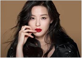 When we think about all of hollywood's most iconic films, we can't help but include a slew of western ones. 20 Of Korea S Richest Actors And Actresses Ranked Metro Style