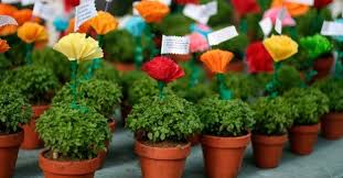São joão festival in porto is celebrated on june 23rd, and it usually begins with a dinner between friends/family, in a restaurant or on a barbecue at a friend's place. Sem Festas E Fogo De Artificio O Sao Joao No Porto Vai Ter Venda De Manjericos