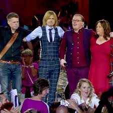 The kelly family — father's nose 03:09. Angelo Kelly Verlasst Die Kelly Family Ausstieg Drei Jahre Nach Dem Comeback Tv Wunschliste
