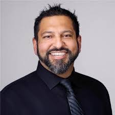 Andrew Vanderburg's Instagram, Twitter & Facebook