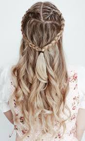 Oktoberfest Inspiration Flechtfrisur In Herzform Ganz Einfach Selbstgemacht Frisuren Oktoberfest Frisur Oktoberfest Frisur Einfach