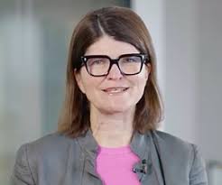 Hear from Siemens Healthineers engineers María and Ruchi