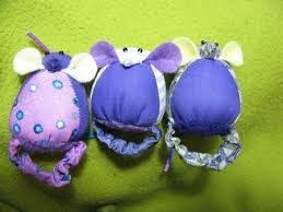 Pas A Pas Petite Souris Pique Epingles Carrement Crazy Ca Continue Petite Souris Coussins A Faire Soi Meme Patrons De Couture Hibou