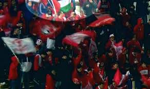 תוצאת תמונה עבור תמונת הנפת דגל ענק באצטדיון