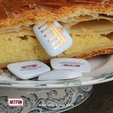 Charmes Prestigieux En Porcelaine Dans Le Ga Teau Du Roi Monuments D Europe Les Charmes En Porcelaine Dora C E A Galette Des Rois Gateaux Des Rois Savoureux