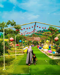 Kebun raya purwodadi adalah salah satu dari jaringan 4 kebun raya yang ada di indonesia. Kebun Raya Batam Tiket Amp Pesona Keindahan Juli 16 Travelspromo Info Wisata Hits