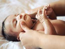 Perkembangan bayi usia 3 bulan yang baik seharusnya sudah mulai bisa merasakan perbedaan tekstur bahan. Cara Mudah Rawat Selsema Bayi Hanya Menggunakan Kunyit Jangan Pandang Rendah Pada Kunyit Lagi Pa Ma