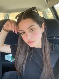 Anna Crim's Instagram, Twitter & Facebook