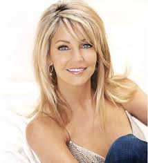 Heater Locklear Cheveux Mi Longs Avec Frange Coupe De Cheveux Cheveux Mi Long