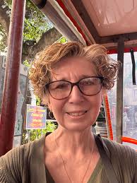 Teacher turns travel into side hustle