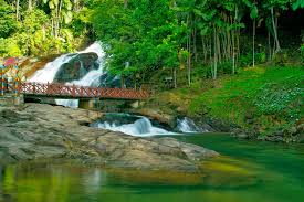 Selain mudah dijangkau, air terjun yang diliputi. Senarai Tempat Pelancongan Menarik Di Johor Malaysia Www Sobriyaacob Com