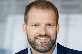 Robert Wessman's Instagram, Twitter & Facebook