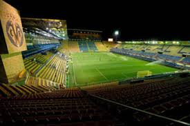 An einem furchteinflößenden heimpublikum liegen die erfolge des fc villarreal jedenfalls definitiv nicht. Estadio De La Ceramica Villarreal Spanien