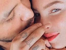 Belinda y lupillo rivera fueron captados bien pegaditos en un xv años. Christian Nodal Se Tatua A Belinda En Su Piel Tal Como Lo Hizo Lupillo Rivera