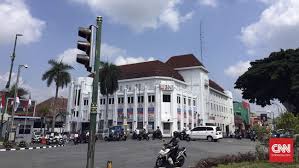 Selain itu, sejarah juga boleh dipulihara dan dipelihara melalui kaedah pemeliharaan dan pemuliharaan bangunan yang bersejarah seperti fort cornwalis di pulau pinang. Upaya Yogyakarta Mengapresiasi Bangunan Bersejarah