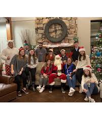 Happy New Year!🥳🎊🎁🎈🎂🎉 2019 was a rollercoaster with many ups and  downs, but I'm looking forward to making more memories with all my pals in  2020!😄 Also it's a whole new decade,