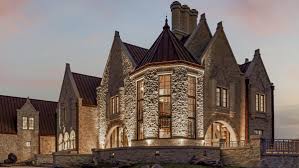 The skyway system is quite extensive in downtown minneapolis. Midwest Home Luxury Home Tour Kicks Off Friday Minneapolis St Paul Business Journal