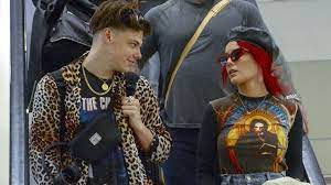 11 minutes (yungblud & halsey cover). Nach Turtel Geruchten Erste Bilder Von Halsey Ihrem Flirt Promiflash De