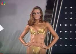 To change this page, upload your website into the public_html directory. Deite Thn 19xronh Katia Zygoylh Ws Playmate To 1997 People Amp Style Eidhseis