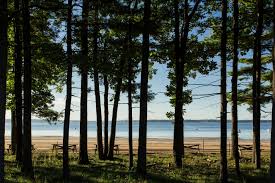 By the side of the beach where usually boaters congregate i. Qfuw0eqizbm4hm