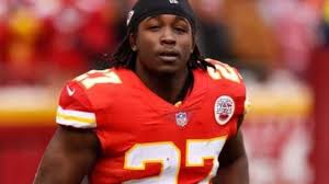 Hunt received only four carries in the first half, with nick chubb handling 12 touches as the primary back. Report Kareem Hunt To Start Treatment Counseling