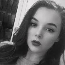 Sarah Woolard's Instagram, Twitter & Facebook