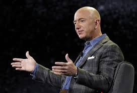 In an announcement to employees tuesday, bezos said he's transitioning to executive chair of the amazon board later this year. Kzmekuesj F88m