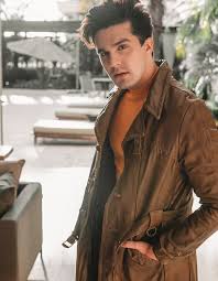 Luan santana was born on march 13, 1991 in campo grande, mato grosso do sul, brazil as luan rafael domingos santana. Luan Santana Fala De Beijo Em Nova Fase Solteiro Nem Lembrava Mais Como Era Quem Entrevista
