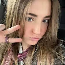 Eva Pollard's Instagram, Twitter & Facebook