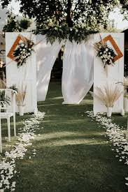 One of our best projects was the floral wedding arch we made for the ceremony. 25 Chic And Easy Rustic Wedding Arch Altar Ideas For Diy Brides Elegantweddinginvites Com Blog