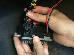 Both a/c heater control panels are located on the instrument panel inboard of the steering column and below the radio. 1999 2004 Jeep Grand Cherokee Ac Heater Fan Wire Connector Repair 1999 2000 2001 2002 2003 2004 Ifixit Repair Guide