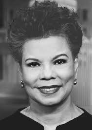 Eline Pierre's Instagram, Twitter & Facebook