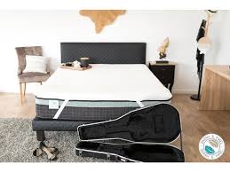 Conforama propose la plus grande gamme de surmatelas dans l'hexagone, avec une vingtaine de marques représentées. Surmatelas Cloud 180x200 Cm Memoire De Forme Haute Densite Confort 7 Zones Systeme Ventilation Naturelle Smcl180 Vente De Sarah Mael Conforama