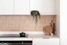 أفكار بسيطة لتجديد ديكور المنزل بأقل التكاليف بتوقيت بيروت أخبار لبنان و العالم kitchen splashback tiles kitchen splashback brick backsplash