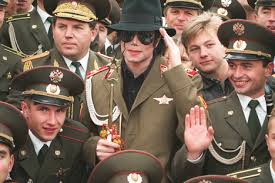Red Army filled in the stands at MJ's 1993 Moscow concert - Russia Beyond