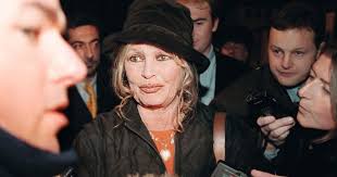 Brigitte Bardot, 88 tuổi, đang giữa ranh giới sự sống và cái chết, bà từ chối phẫu thuật:
