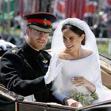 Meghan markle mask britains got talent meghan markle. Meghan Markle Wow Das Ist Der Preis Fur Ihr Hochzeitskleid Gala De