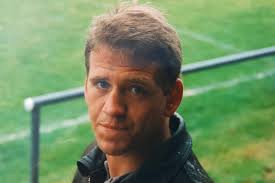 Blau-Weiß trauert um Andreas (Segatz) Knorr Völlig unerwartet erhielten wir  in dieser Woche die traurige Nachricht, dass unser Andreas Knorr leider am  Sonntag, 07.Juni 2020 im Alter von nur 53 Jahren verstorben