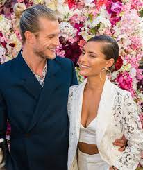 Heute ist sophia thomalla nicht nur als model bekannt, sondern arbeitet auch als moderatorin und schauspielerin. Sophia Thomalla Und Loris Karius Beim Hfk Sommerfest Turtel Premiere Leute Bild De